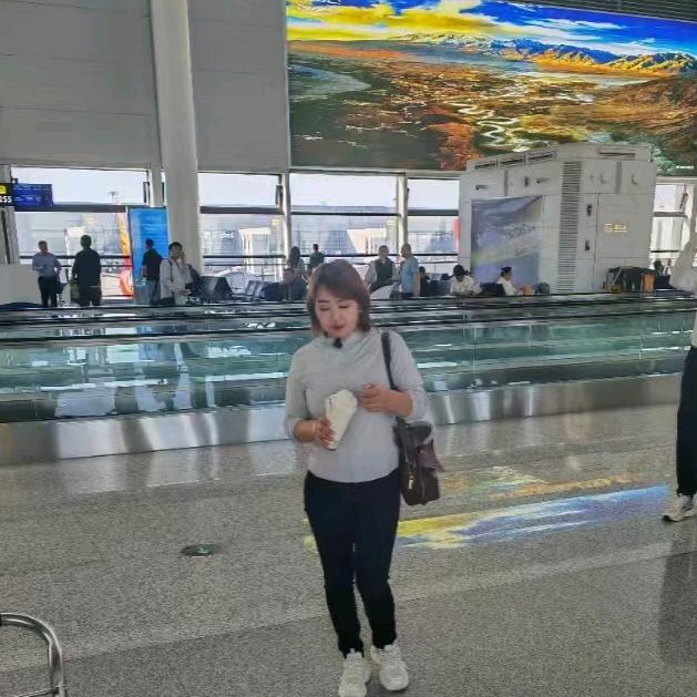 哈妮沙百货商店米娜带货