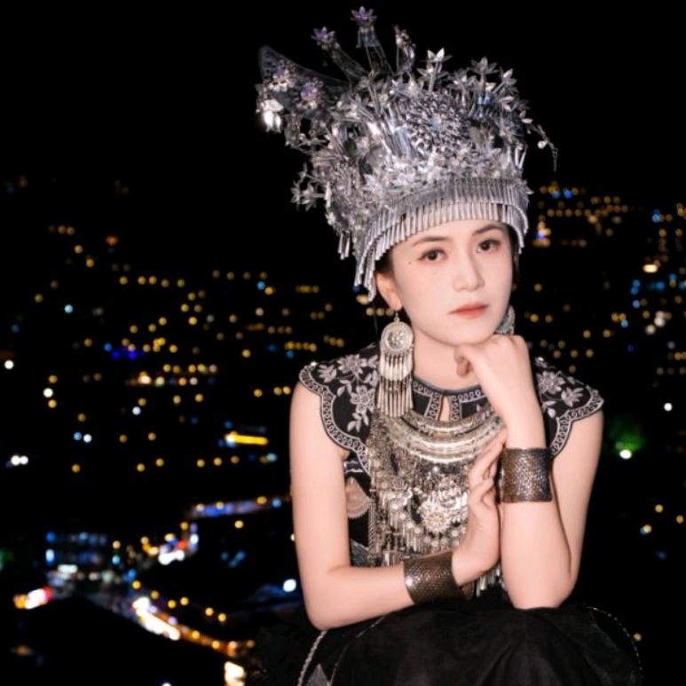 黑妹儿  晚22:30