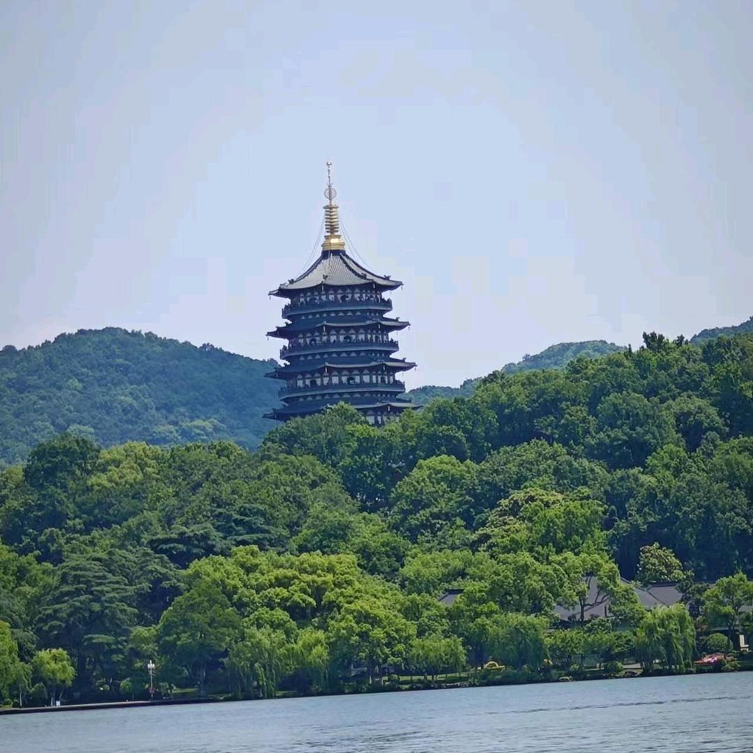 青城山下