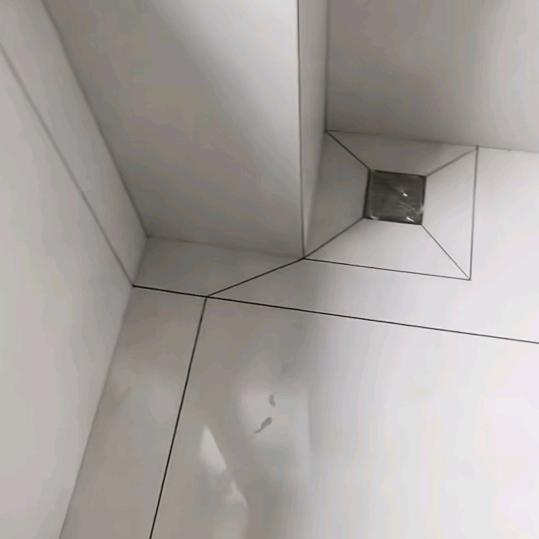 匠心黄师傅贴瓷砖