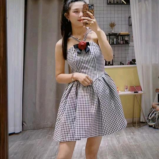 张家港捕手潮牌服饰赵燕