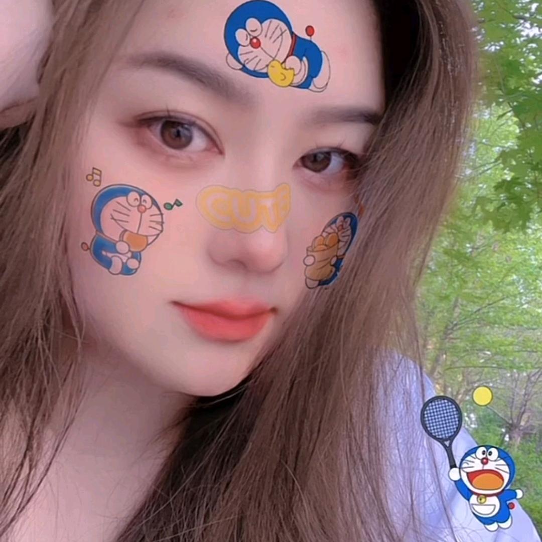 看天上的月゜゚・.:*・゜゚・.:*・.