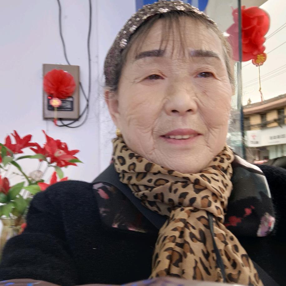 辩子姐，来自湖北恩施四零后的农村人，来抖