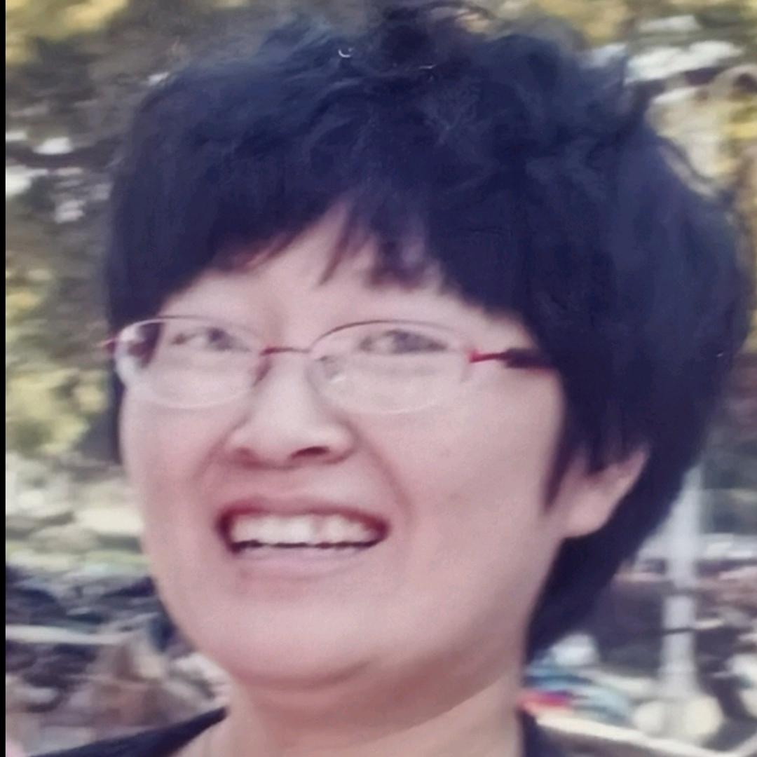 勤勤穿搭