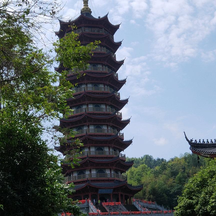 俏伊美美妆专营店