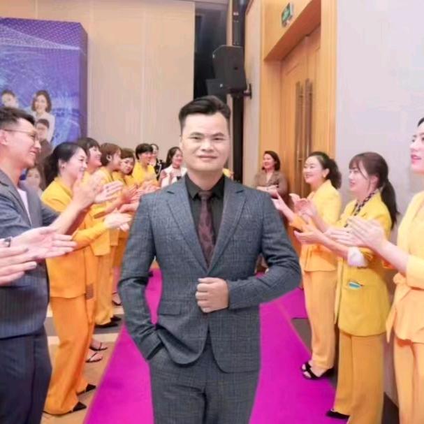 小伍挣钱养娃