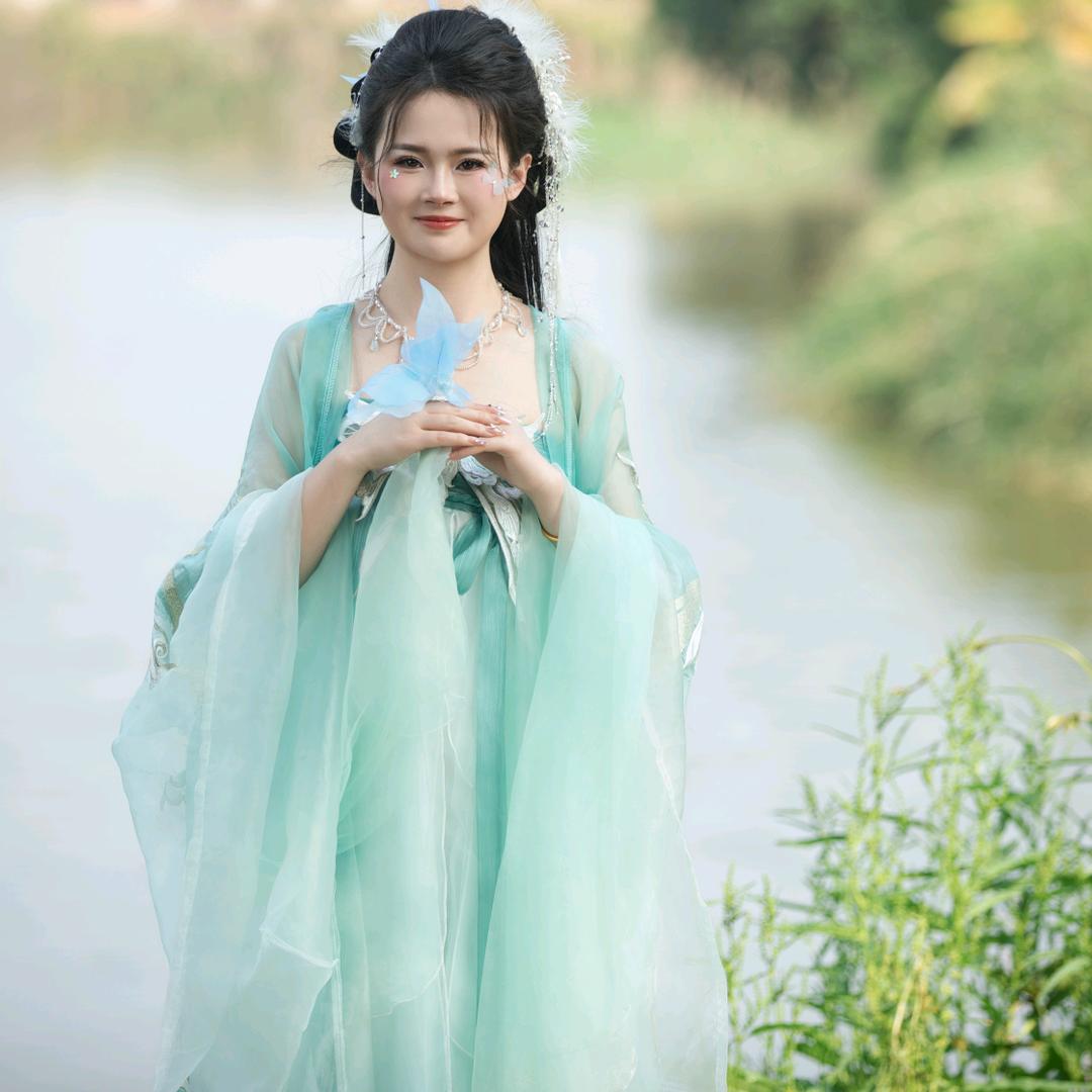 卖女孩的小火🔥柴
