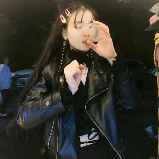 凉粉小姐姐做鲜果手打柠檬🍋茶@（萍萍）