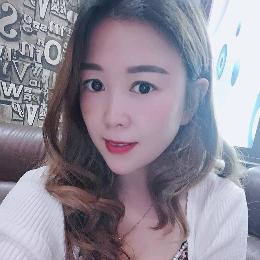 杯中倒满无情酒