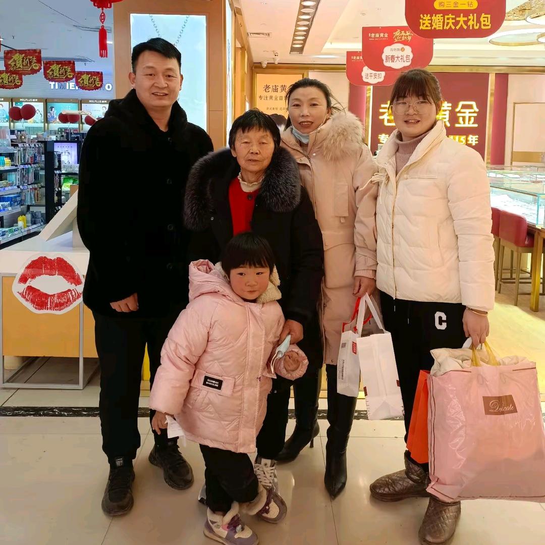 天翔建材:新华凌板材区22栋46-48