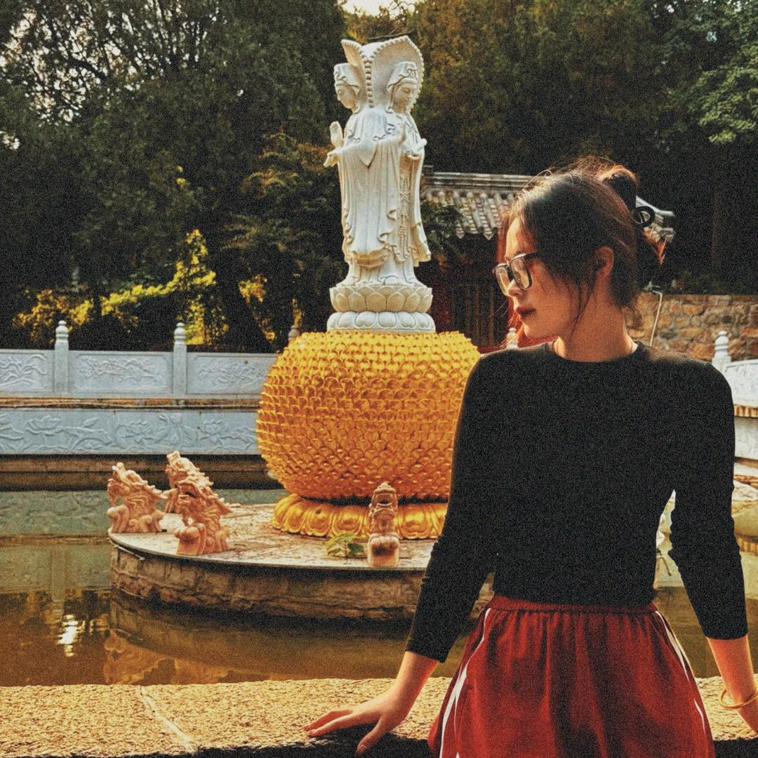 张二妮