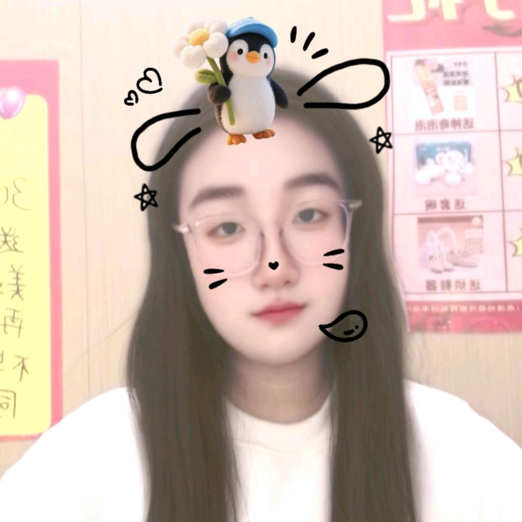 爱咬吸管的少女