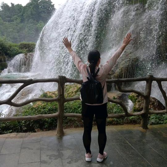 李芳