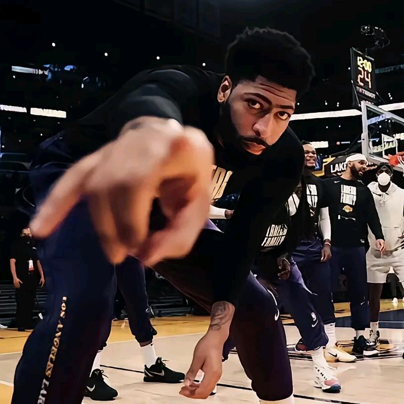 喜欢小说的球星卡社🥰