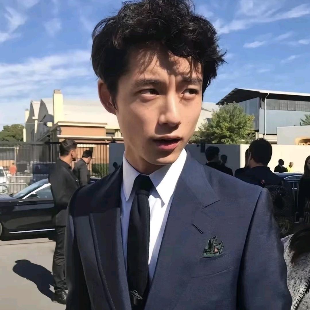 𝑯𝑨𝑽𝑬𝑹𝑻𝒁.𝑬𝒁