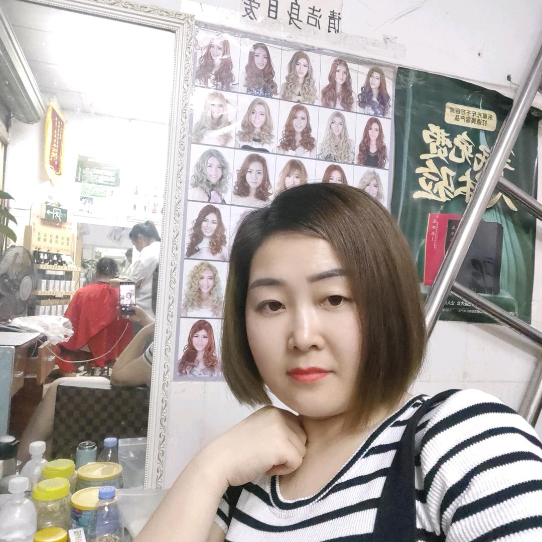 贵州妹专业户外理发: