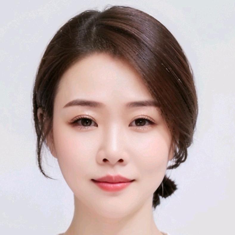 周艺非凡