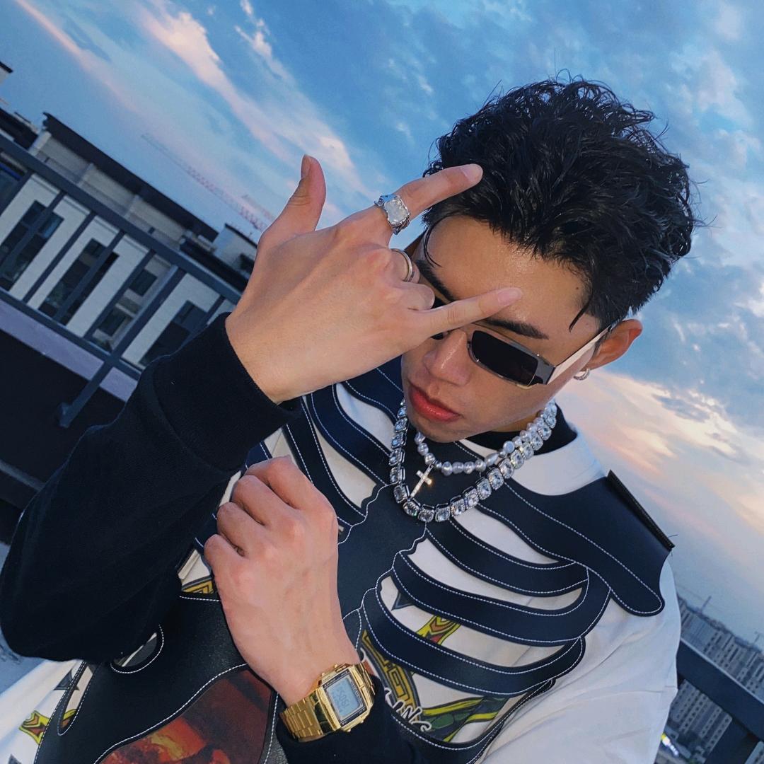 川西仁