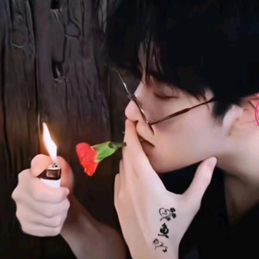 ☞❦༒魅影 ༒❦☜