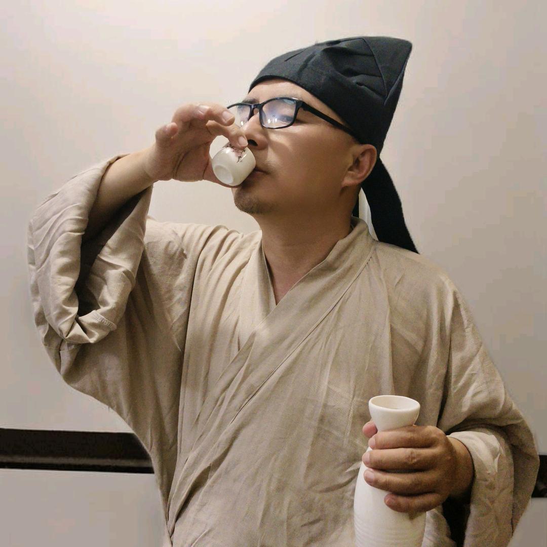 作家邹謇