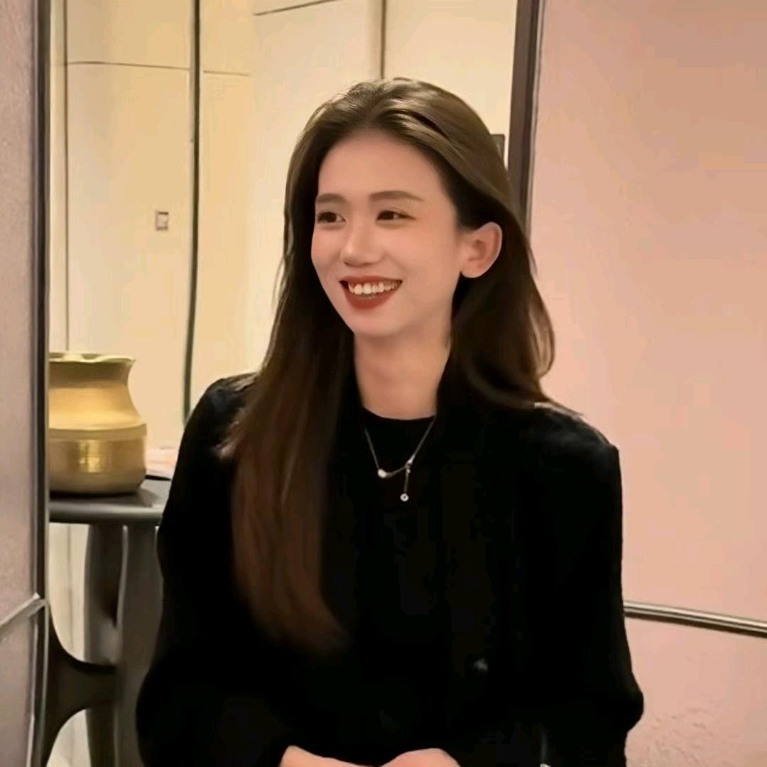 日禾芮依-品牌穿搭