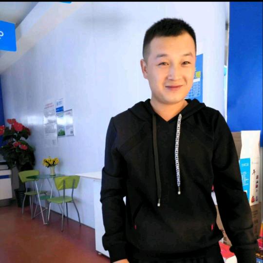 帅哥小亮