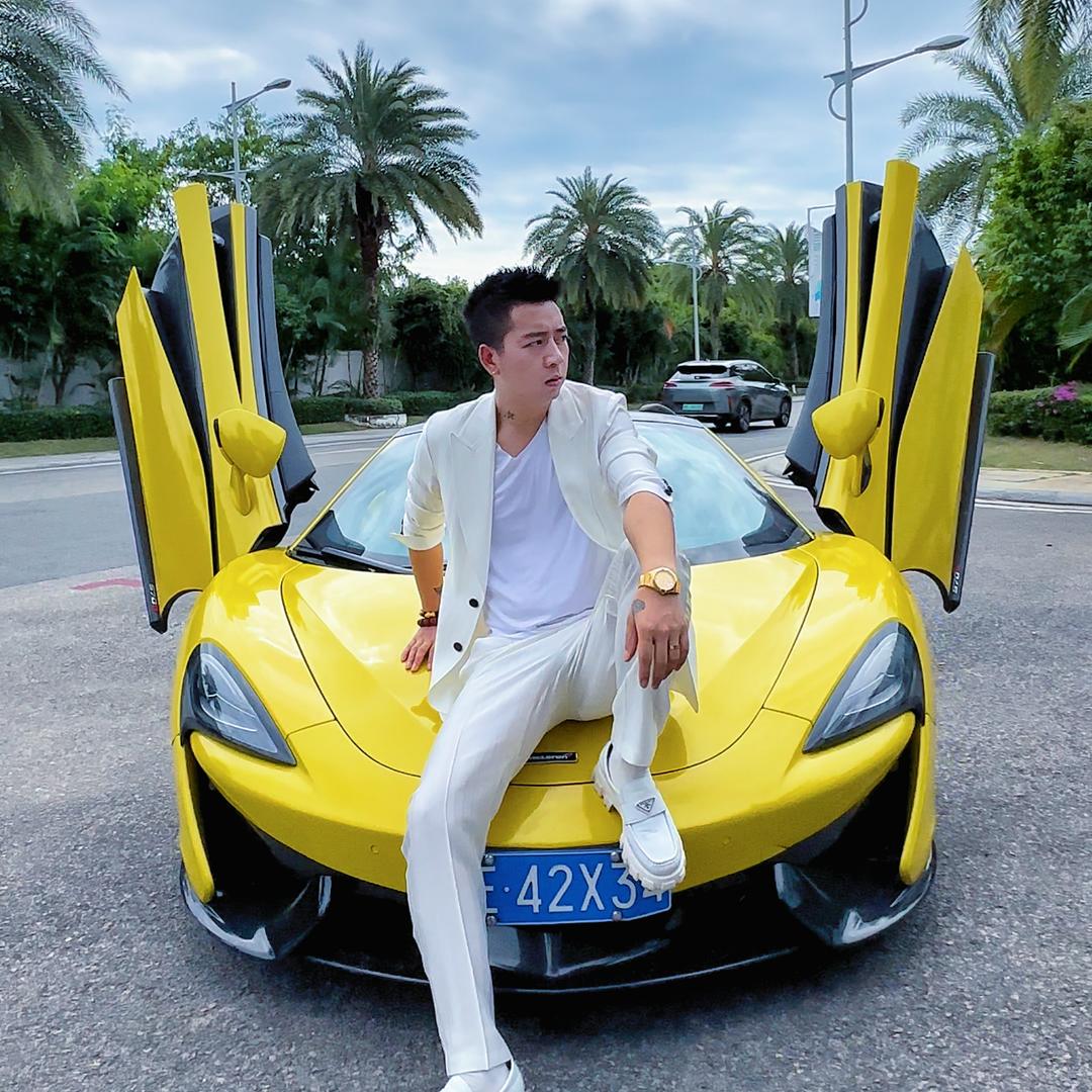 何托尼（三个魔发匠）