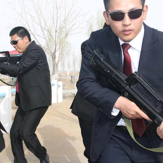 保镖帅哥