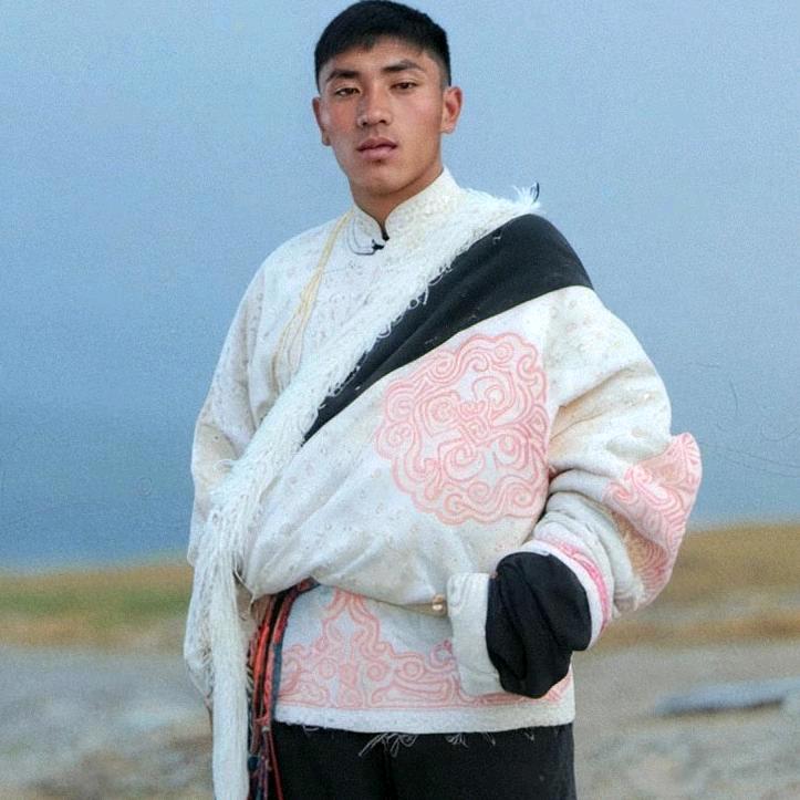 申扎男子