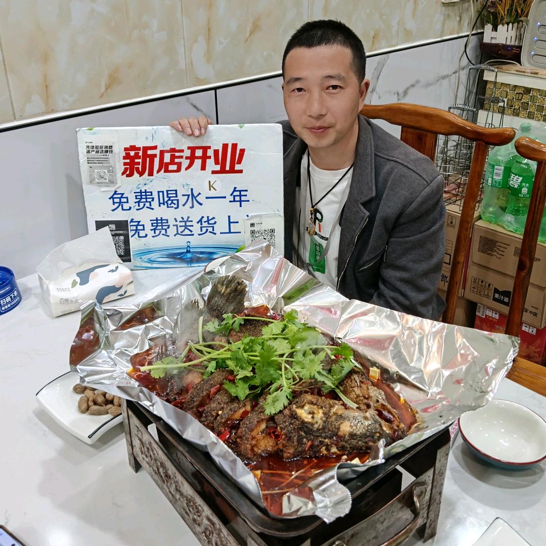 青蓝山泉龙哥