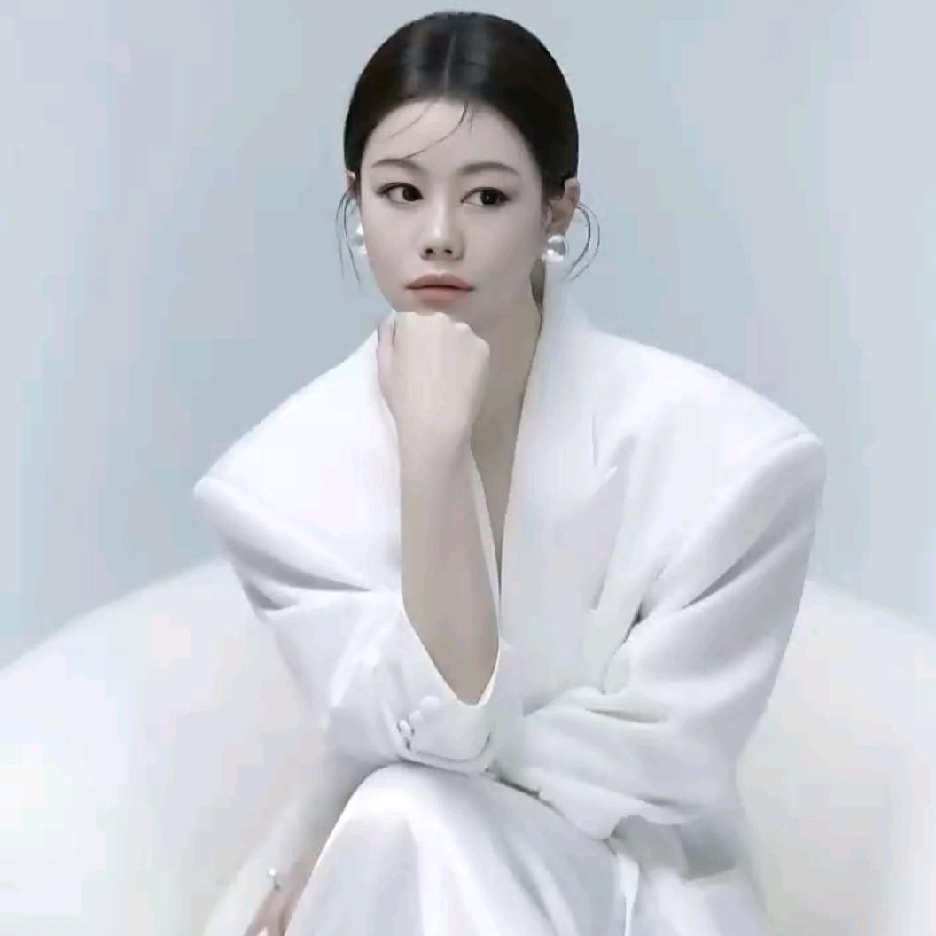 依然💋