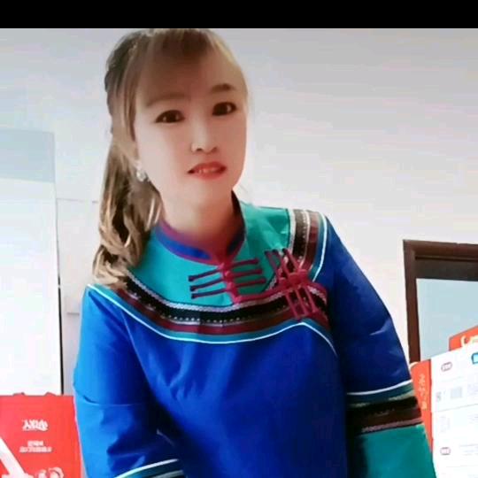 王美布依服装店