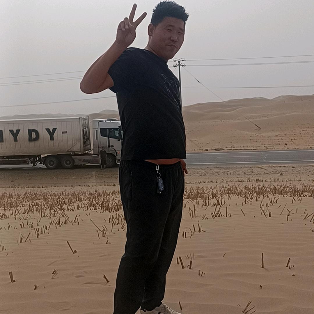 小眼哥