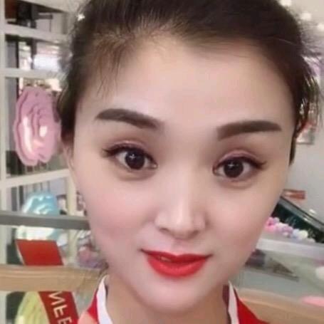 卖房的酒窝妹妹