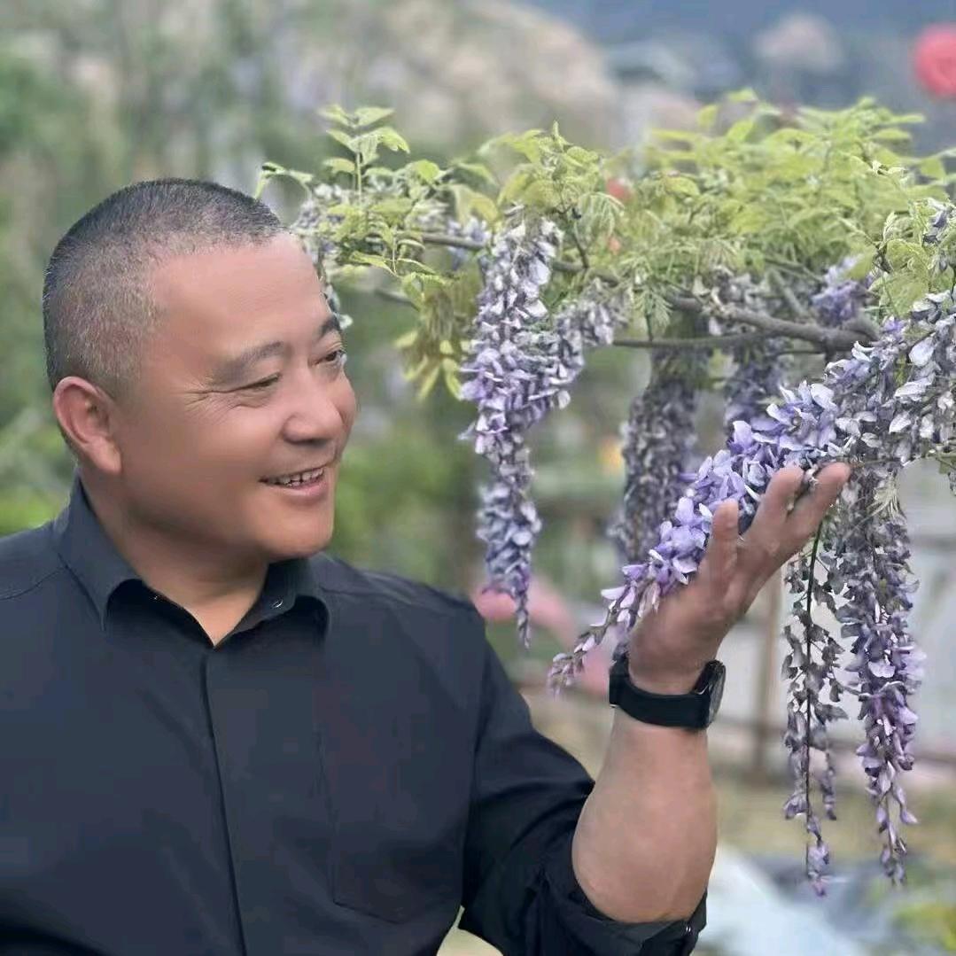 涛哥笑了