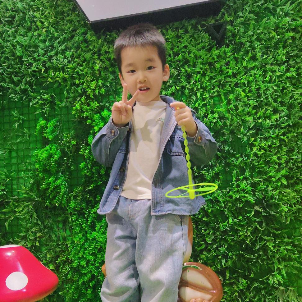 玲玲（单亲妈妈）