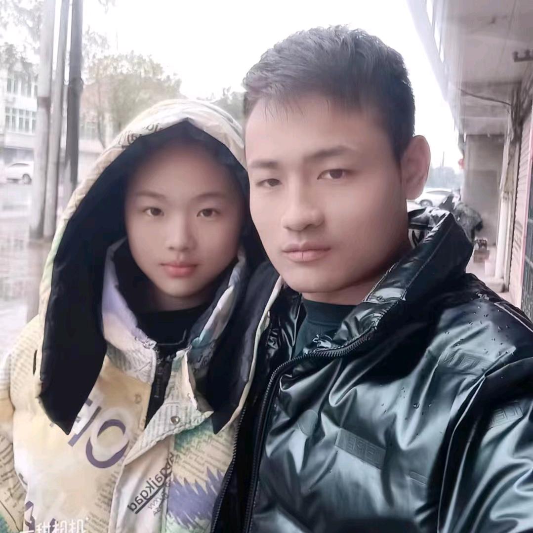 湖南丽臣.孙萌