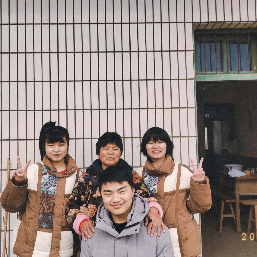 七八年的千里马李哥
