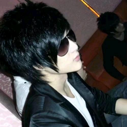 娶个老婆不败家，尼玛挣钱给谁花。