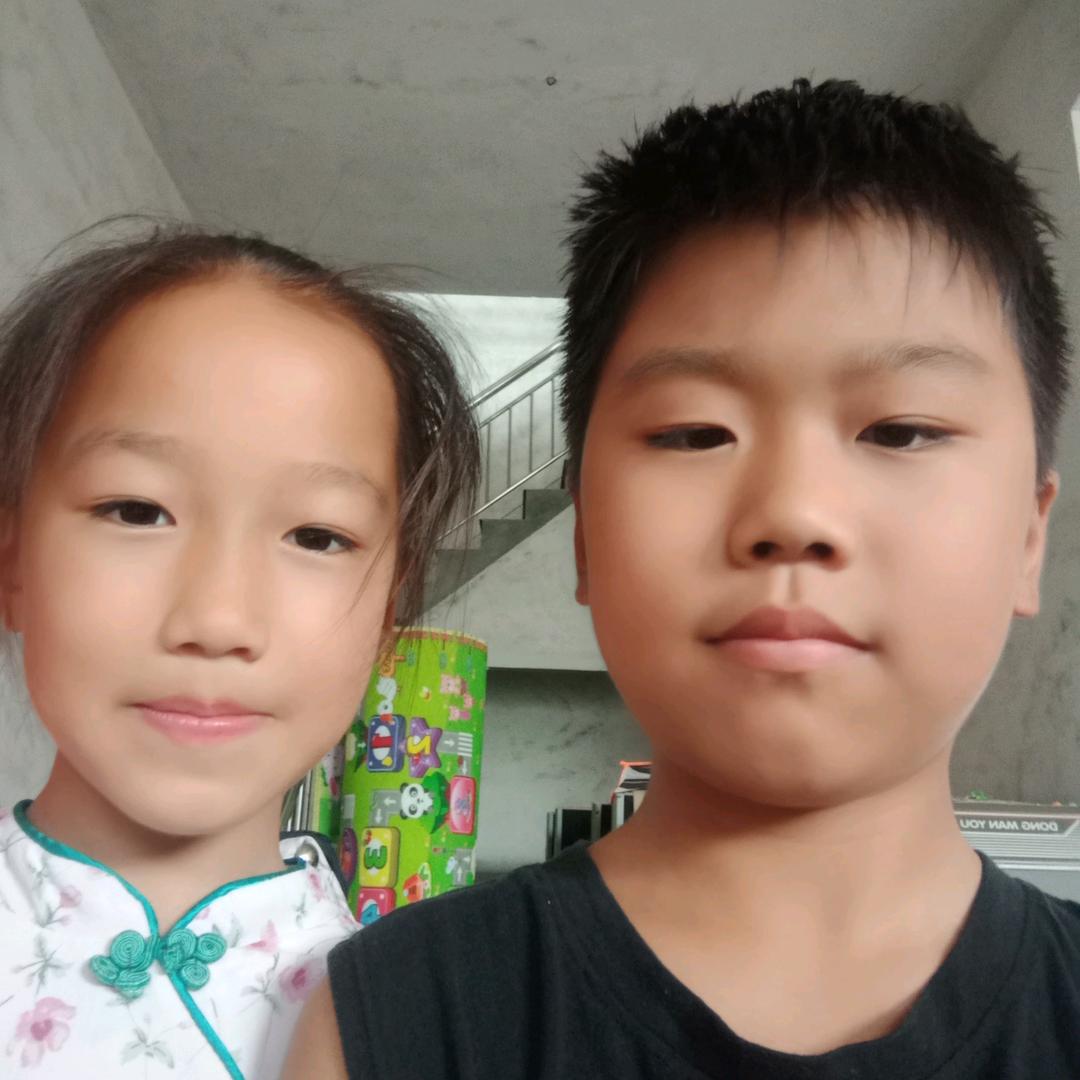 孔威威孔晴晴的奶