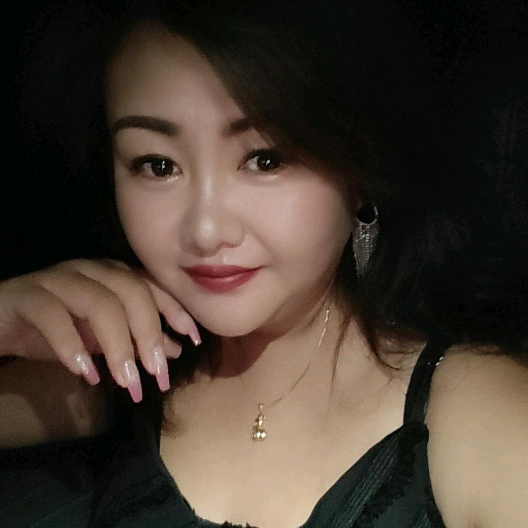 小思思吖😘（橱窗有好物）😂᭄