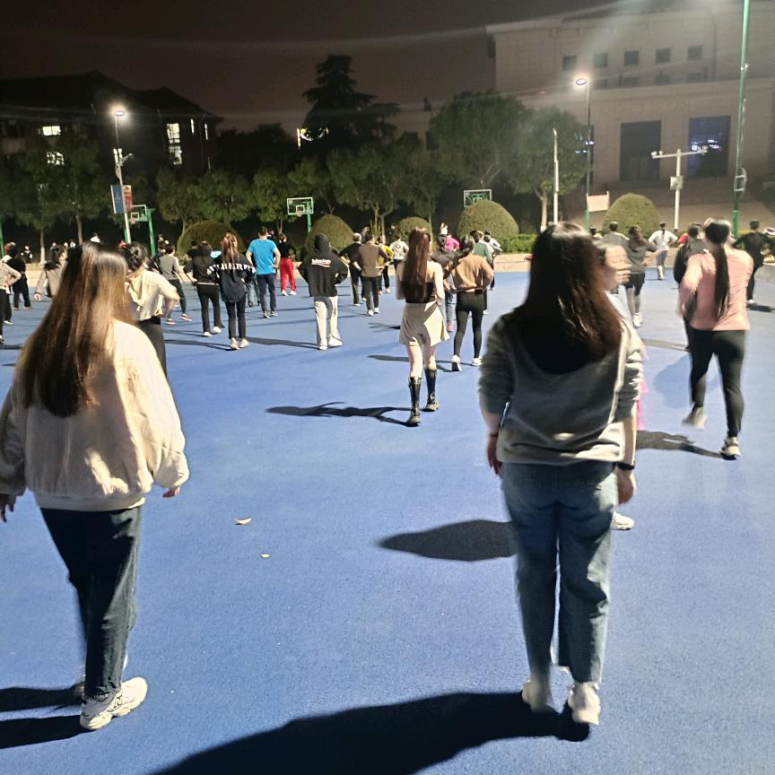 不念过往，珍惜当下。