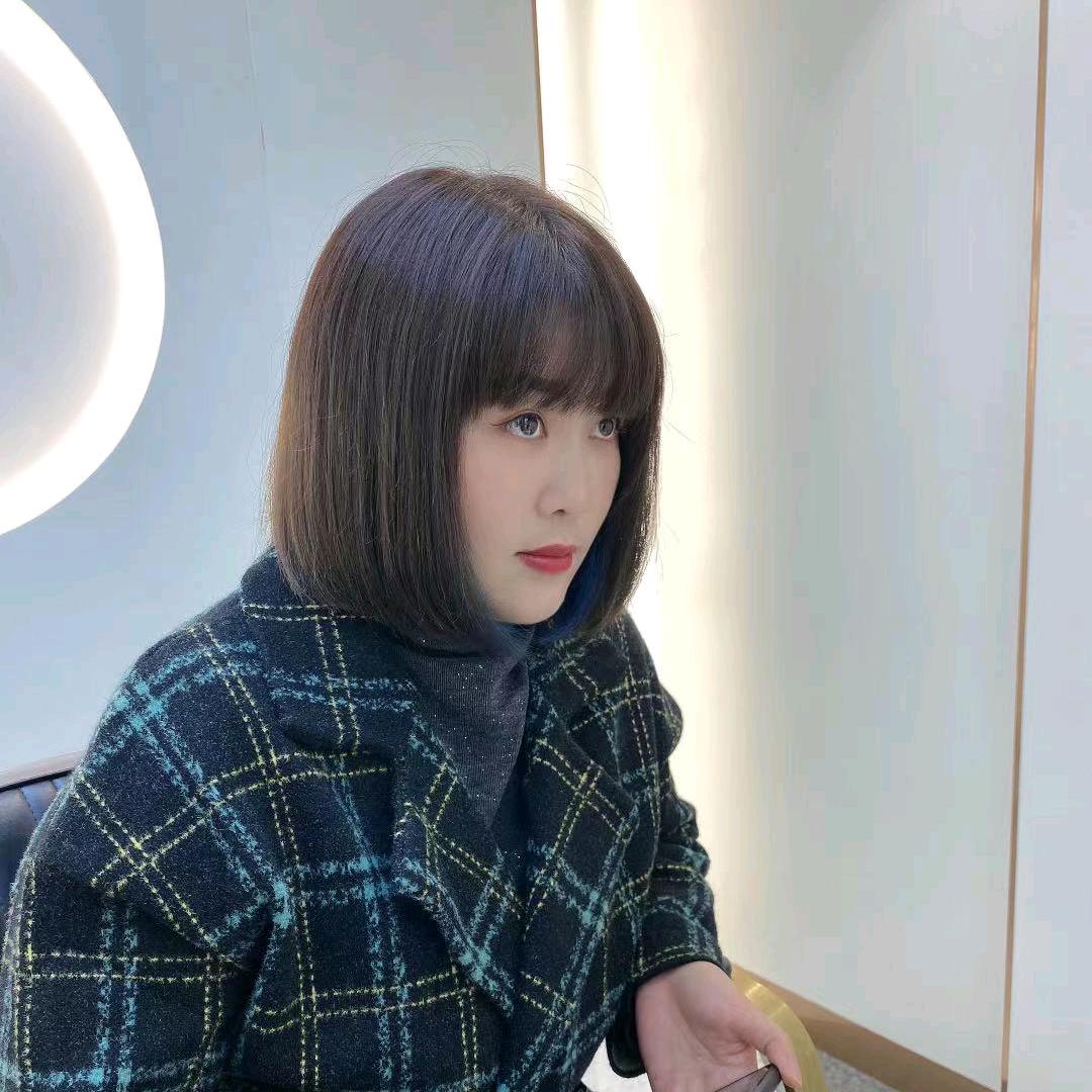 雪风中的影子