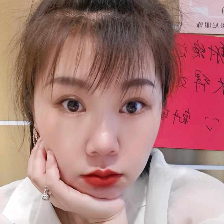 温县哥尼名品女装 弯弯