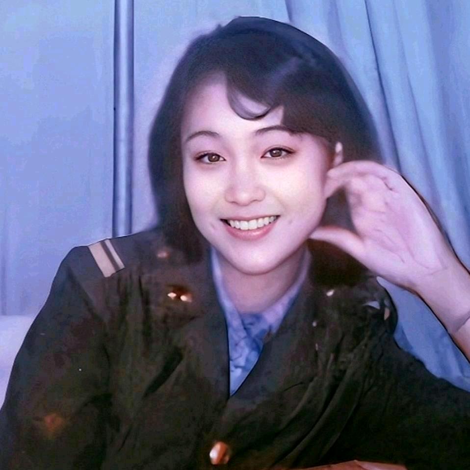 岩宏（退伍女兵 晚8：20）