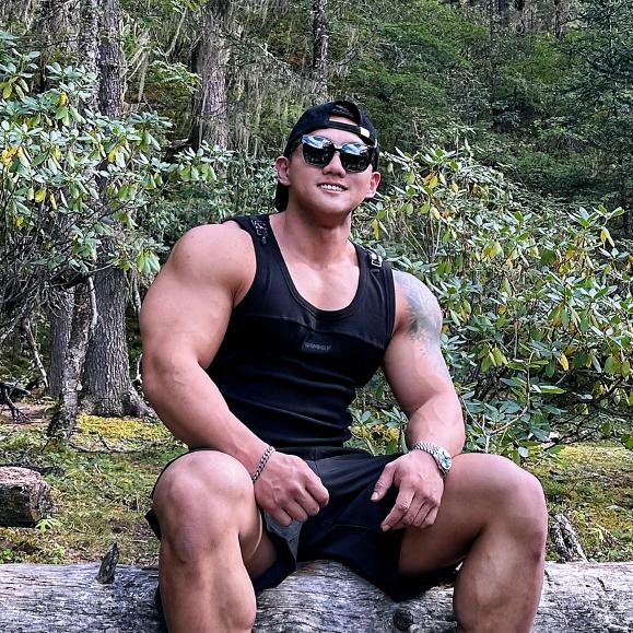 IFBB PRO老虎🐯刘宸赫