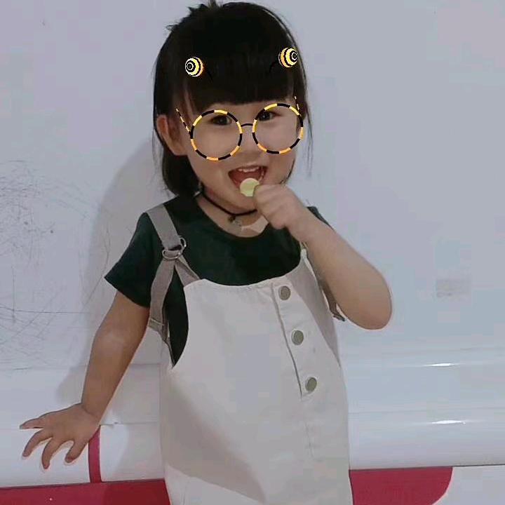 yoyo小女孩
