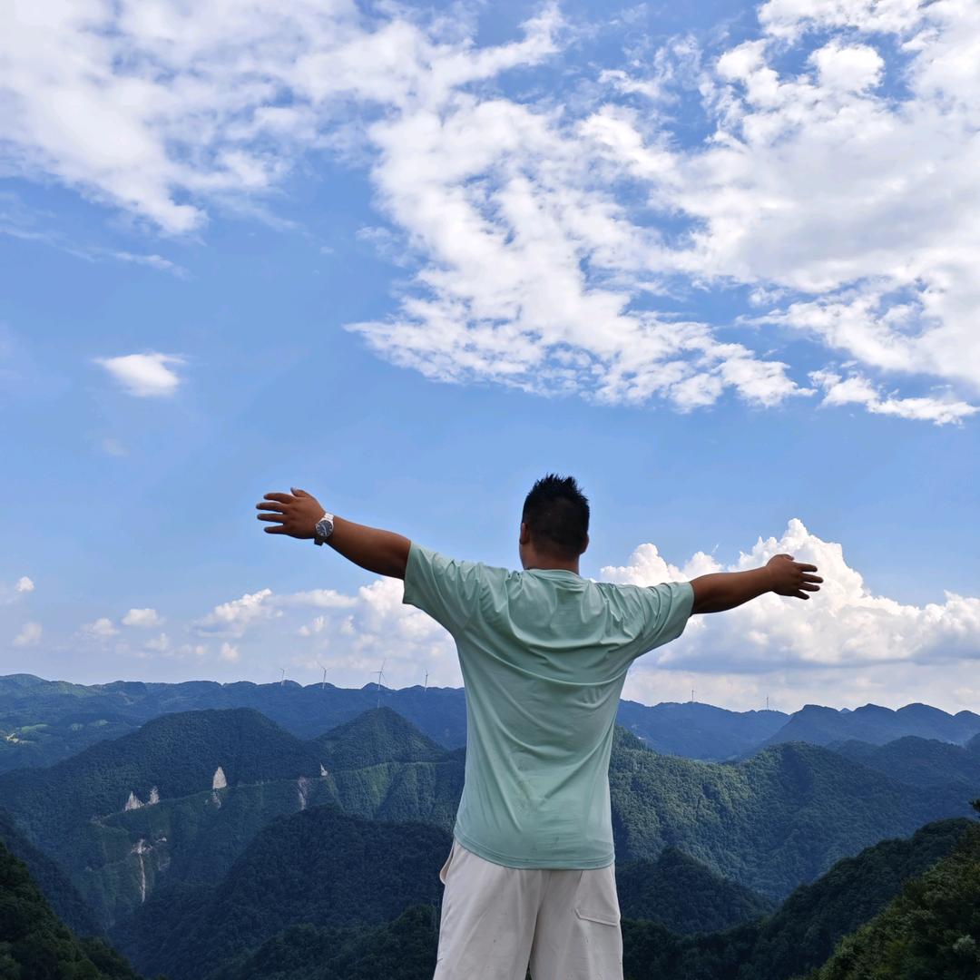 东林车行胖娃