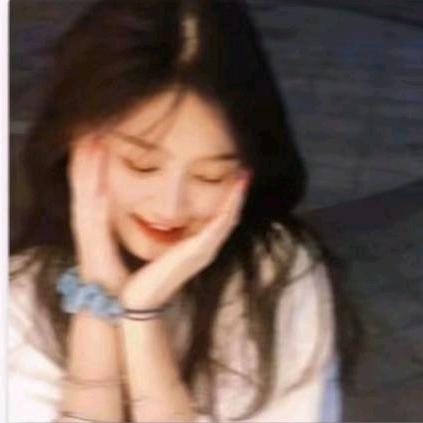 蹑手蹑脚的梨子