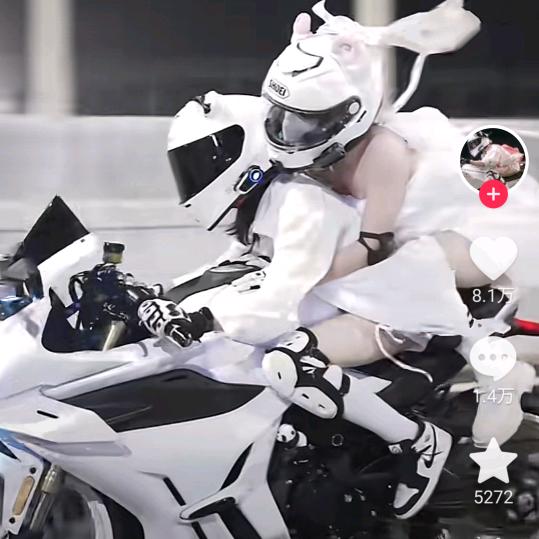 文文🎤（10点半直播）